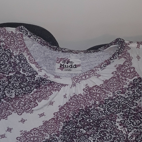 Mudd Paisley Print Top - Picture 7 of 7
